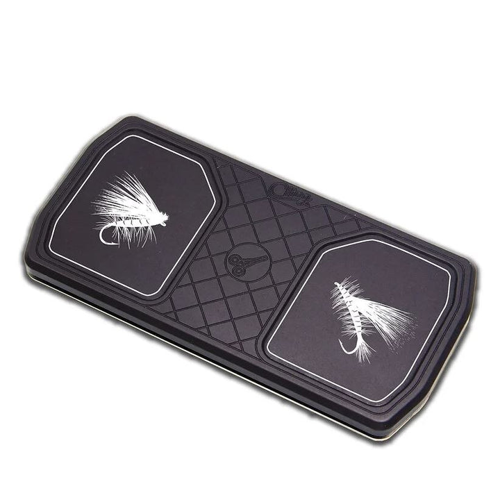 Cling Mag Grab Delta Dry Fly in Black