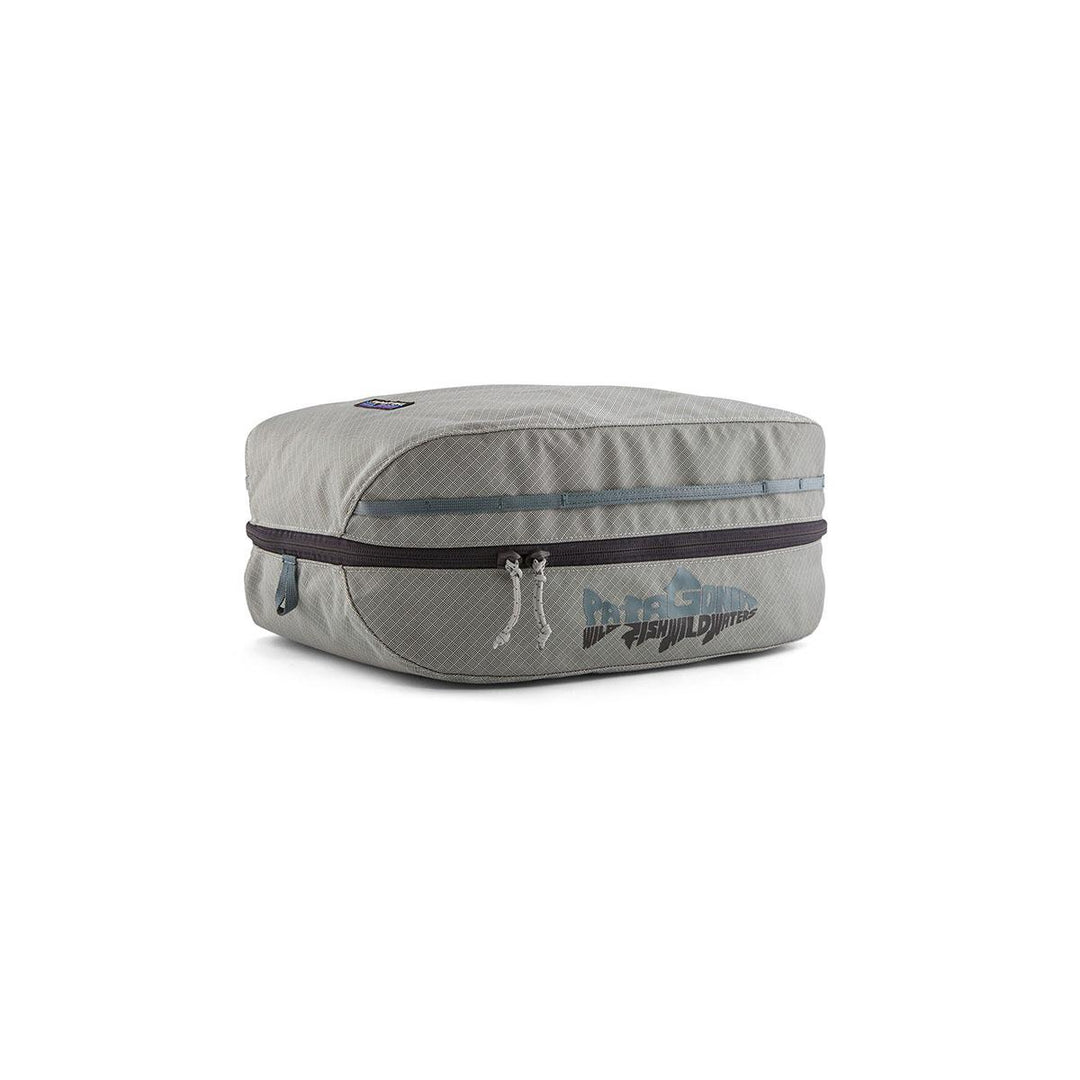 Patagonia Black Hole Cube 14L in Wild Waterline Sleet Green